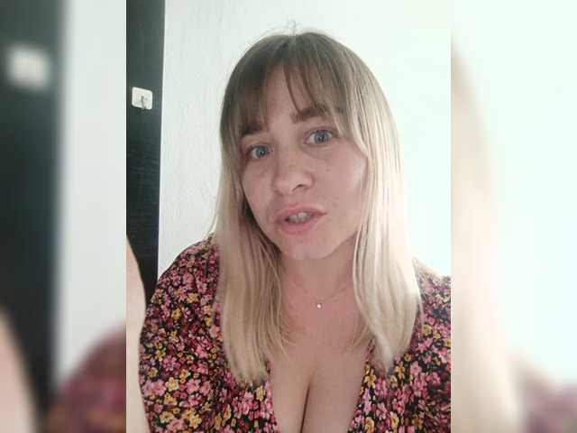 Fotod Blondines69 Hey guys!:) Goal- #Dance #hot #pvt #c2c #fetish #feet #roleplay Tip to add at friendlist and for requests!