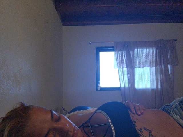 Ringhäälingupildid ORIANATAYLOR