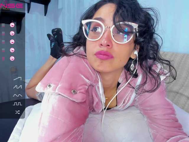 Fotod perla-watson My Lovense works from 1 tokens, today I feel very naughty and I want to have fun 681 squirt 400 tokens 681 ANAL 200 tokens 681 naked 100 tokens 681 mojar todo mi cuerpo 200 tokens 681 penetrate me with the dildo 250