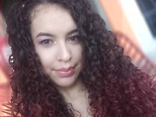 Erootiline videovestlus petitelucy