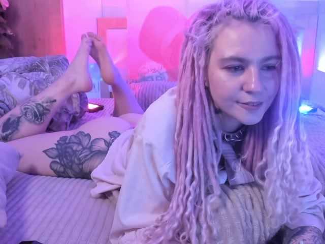 Ringhäälingupildid pink-cate