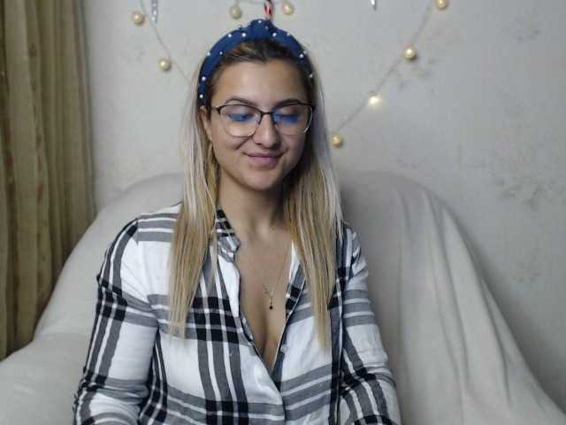Fotod PlayfulNicole Lets meet better and lets have some fun :) Lush is on :) Offer me pleasure with your *****s ;) follow me
