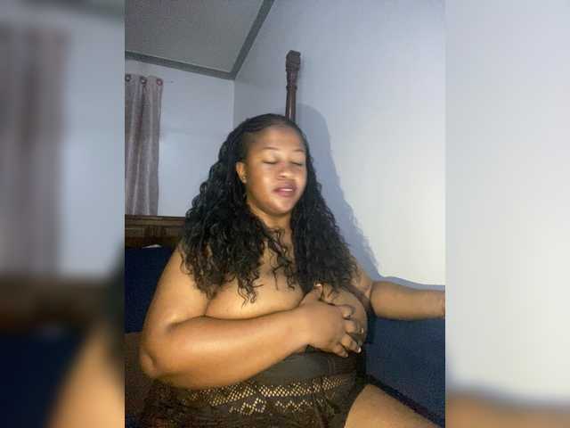 Ringhäälingupildid Pretty-Ebony