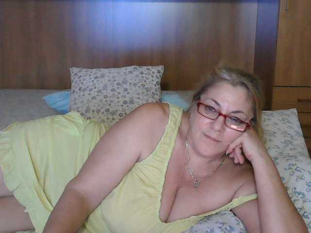 Fotod Mary_sweet MATURE WOMAN(60 years-)#MILF#BIG TITS NATURAL#HAIRY PUSSY#SMOKER#Guys press on the heart from the right angle if you like me#C2C IN PRV,GROUP OR IN CHAT FOR 199TKS(5MIN)#PM20TKS