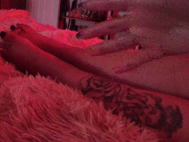 Ringhäälingupildid QueenMorgan