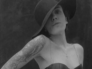 Erootiline videovestlus QueenOfFetish