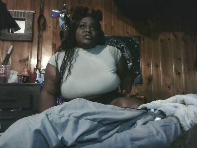 Fotod QueenRaynexxx Hello Its A Place Fit 4 A Queen! Thick Chocolate GIRL RIGGHT HERE!!!