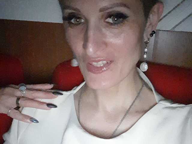 Profiili foto N-I-M-F-O-M-A-N-K-A