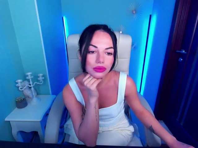 Fotod Addicted_to_u Glad to see everyone! Show only in private! Get up 50 ..s2s 200 ... Order pizza for me -1234 tokens .. Give a bouquet of flowers 1500..Food for my bald cat 707) Blown up in private - 500 tokens) blowjob in private 666 ) toys in private -987 tokens