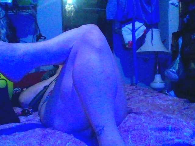Fotod KepiCarter Watch me get #hot and #sweaty while I redo my #camroom make me #cum and have #multiple #orgasms #BBW #MILF #voyer
