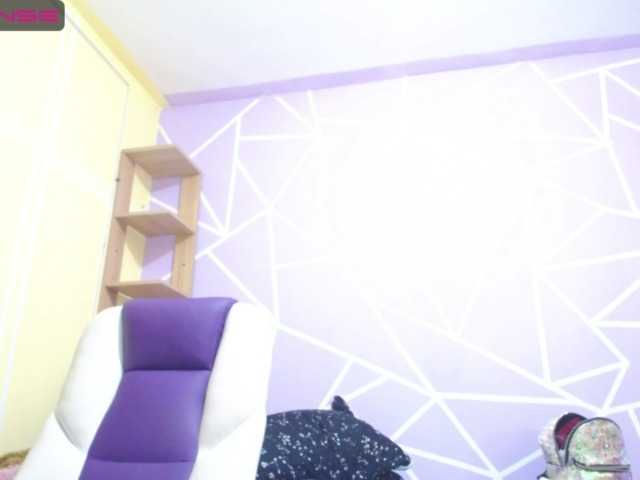 Fotod reichel-harley Hello love welcome to my room, I want you to make me vibrate my pussy and run along with me
