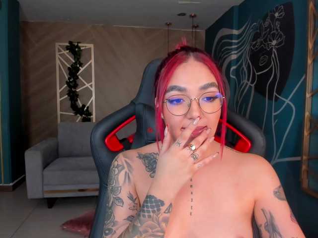 Fotod RosalineMay ⭐You like what you see? I can surprise you more♥♥ ​IG: @​Rosalinemay_x ♥♥ At goal: Make me cum!! @remain tks left