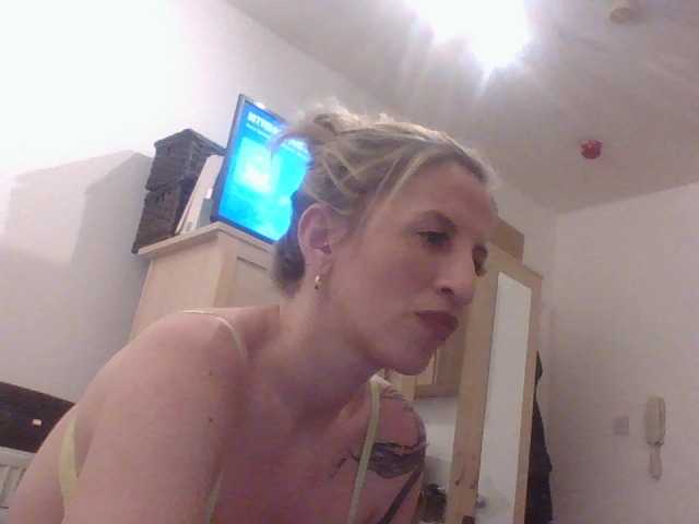 Ringhäälingupildid Rosymara