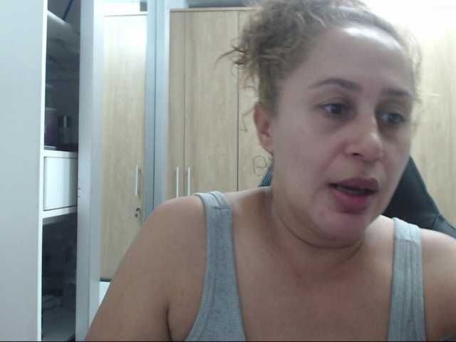 Ringhäälingupildid RoxanaMilf