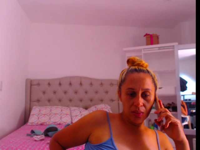 Fotod RoxanaMilf I want to have 5000 to make an explicit show with the oils, we need 1053 We have 3947 5000 3947 1053
