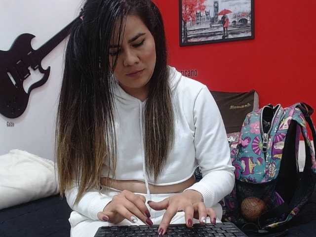 Ringhäälingupildid Roxy-Spencer