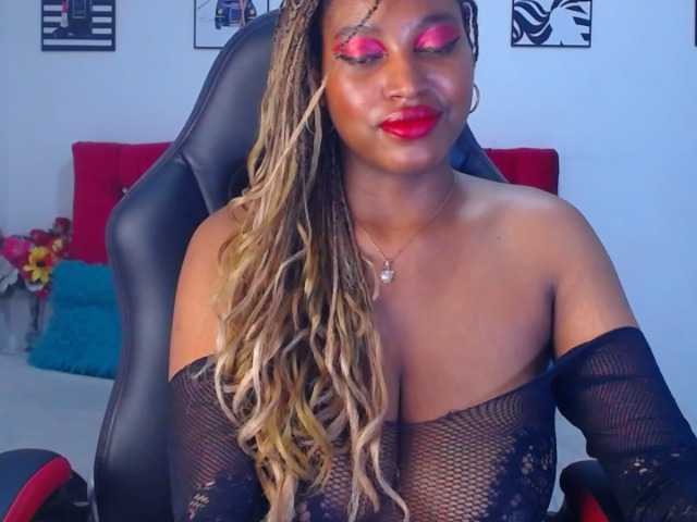 Fotod RubyFetish Make me feel special,time to have fun ,make hot and squirt #ebony #bigboobs #squirt #latina #femdom #feet