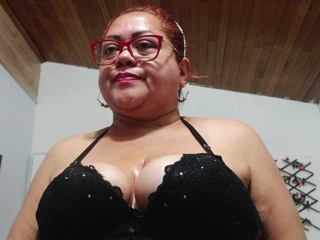 Fotod Samantta-Jone Come and play with me sexy and hot #mature #bigboobs #milf #bbw #bigass MY GOALS IS: STREPTEASE