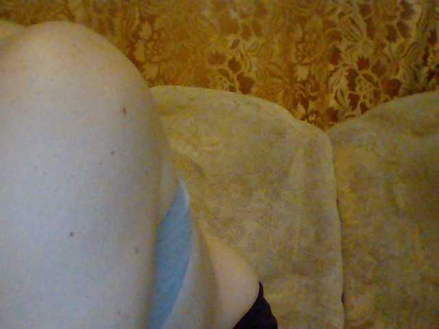 Fotod Samiliya23 «Tip me 50 if you think that l am cute. l'll rate your cock for 30 .»