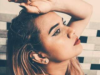 Erootiline videovestlus samynandez