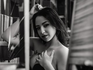 Erootiline videovestlus Sarah-Dumont