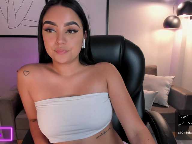 Fotod sarawinstone Help me to take all my clothes off and make me cum♥ IG: @Winstone.sara♥Goal: Fingering Pussy + Fuck pussy hard @remain Tks left ♥