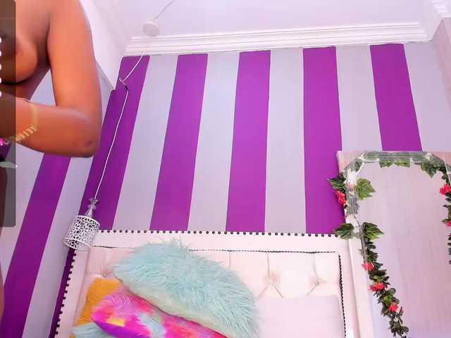 Fotod SashaLuxx hello love today is my birthday what do you think if you come to my room hot and we have a great time together!!!