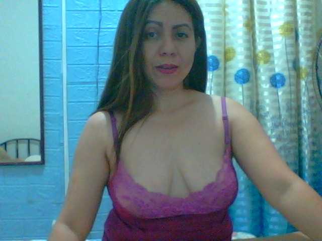 Fotod Scarletteb welcome to my room..Show Boobs 20tk,Play my tits 24tk,Show feet 15tk, pussy view 44tk,show Ass 28tk,Get naked 100tk Kiss 10tk..open cam 30tk.change pantyoutfit 50tksMy lovense is ON,just vibe me