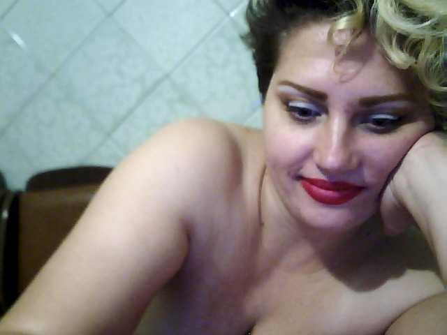 Fotod Kroxa12 hello in full prv, deep anal hand in pussy, hand in ass, squirt, and your wish