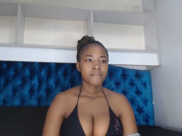 Fotod SexyAmeena200 hello if you dont find me attractive dont bother staying in my room ,leave before i kick yourself out u guys piz like and follow me .you cant just come in my room and .piz help me pay my tution fee.