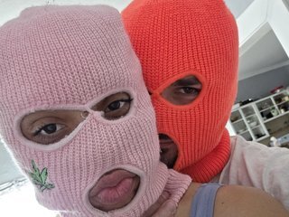 Erootiline videovestlus Skimaskcouple891081