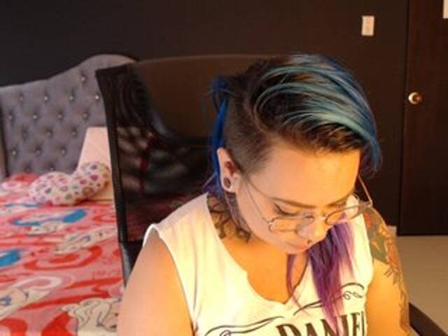 Ringhäälingupildid skyviolet