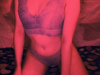 Erootiline videovestlus sofasolo