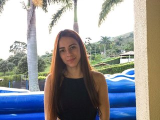 Erootiline videovestlus sofhiarose