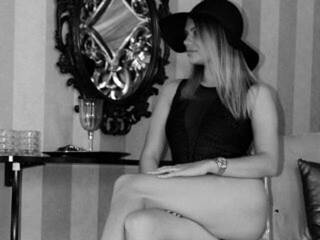 Erootiline videovestlus sonyajolie