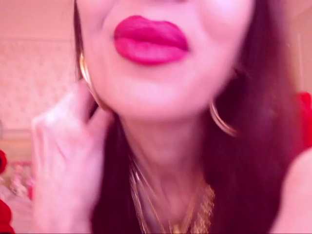 Fotod SpecialCerise Skilled lips, ready to raise goosebumps all over your skin, and ready to make your head spin with what i have under my clothes