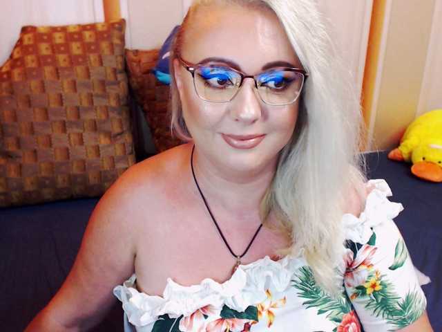 Fotod SquirtinLeona Hello.I love to make my LUSH BUZZ. Mmmm, as much as you tip me, as much as you get me horny. I adore to squirt and smoke and cum again&again