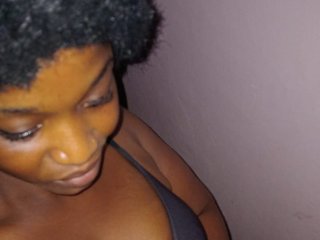 Erootiline videovestlus Squirty-Pussy