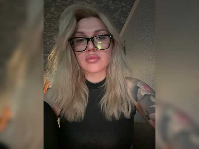 Ringhäälingupildid CyberWhore111