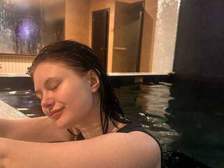 Erootiline videovestlus Sunny-Smail