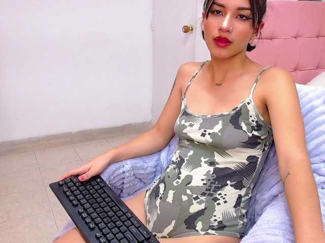 Fotod sunnyblakee can you do a hot chat? #TurnOn
