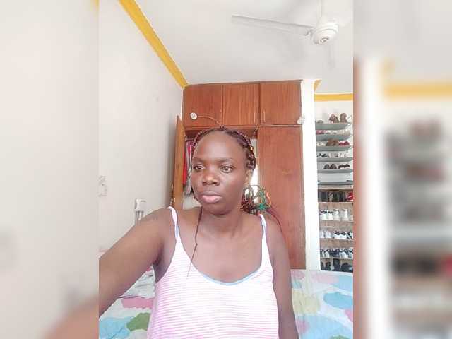 Fotod Sweetpussyyy ##shaved##pinkpussy##bigtities##ass##kenyan##topless##help me reach 200$##10000##tokens pls