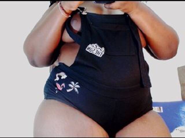 Ringhäälingupildid TaylorEbony