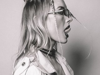 Erootiline videovestlus technobabe