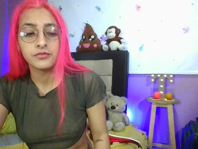 Ringhäälingupildid ThammyModell