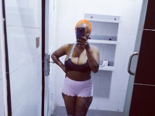 Erootiline videovestlus Thickerboobs-xx