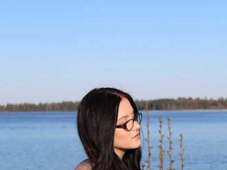 Erootiline videovestlus ThuyHornick