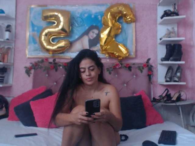 Fotod TiffanySstar Hello guys, today I am very horny, that such a anal show, 1000 token,