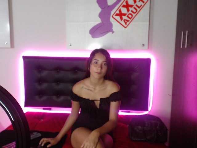 Fotod TinnySofi18 Hi, it's my first day, I hope for your collaboration, I follow your advice #latina #skinny #feet #young #daddy #New