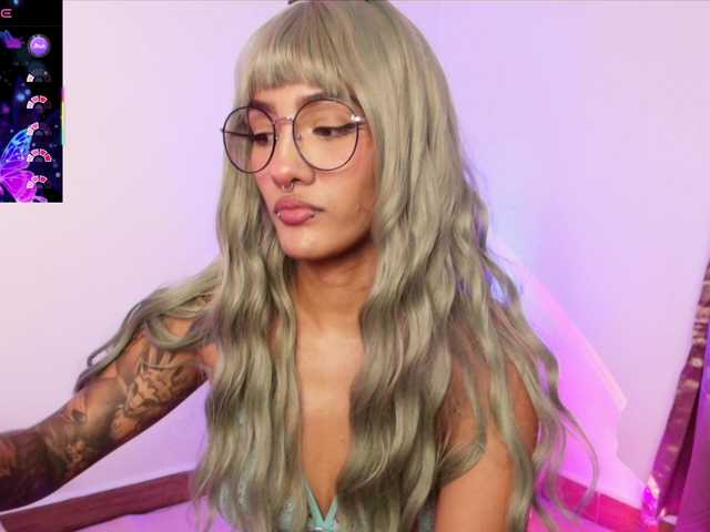 Ringhäälingupildid ToriValentine